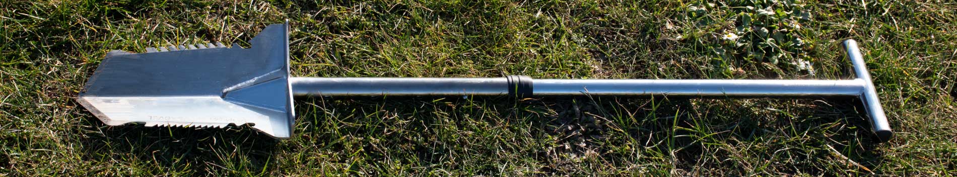 Schaufeln und Grabungswerkzeuge