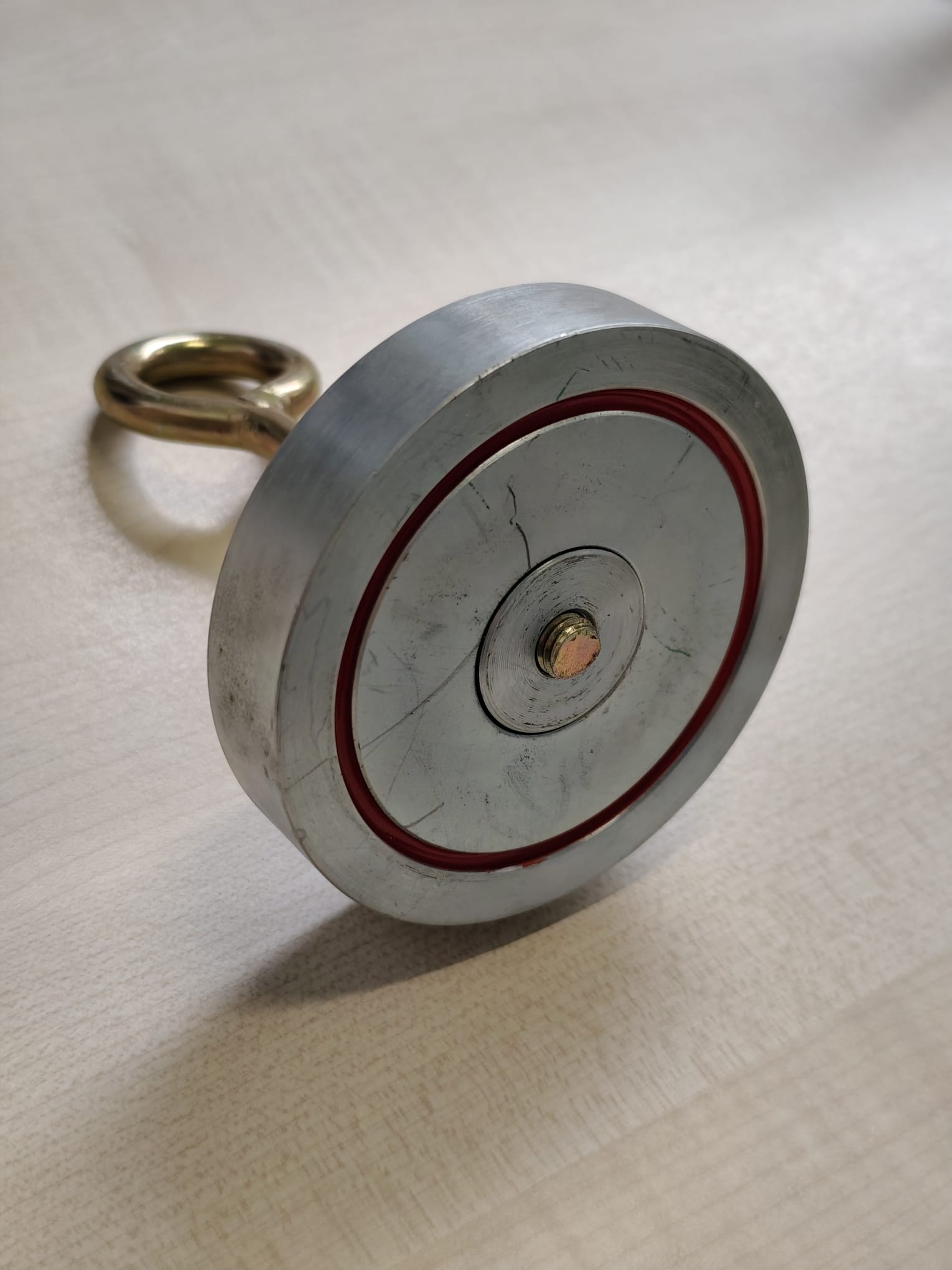 Gebraucht – Topfmagnet mit Öse 9,5 cm durchmesser