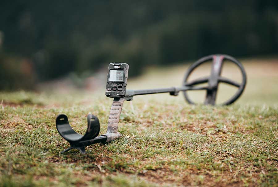 XP DEUS 2 28 FMF RC WS6 mit gratis MI-6 Pinpointer und 240 Rucksack