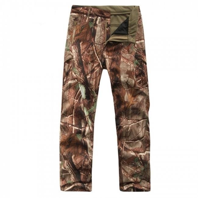 Winter Camouflage Kleidung dunkel bestehend aus Jacke & Hose mit Innenfutter Winter Camouflage Kleidung dunkel bestehend aus Jacke & Hose mit Innenfutter