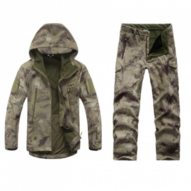 Winter Camouflage Kleidung hell bestehend aus Jacke & Hose mit Innenfutter