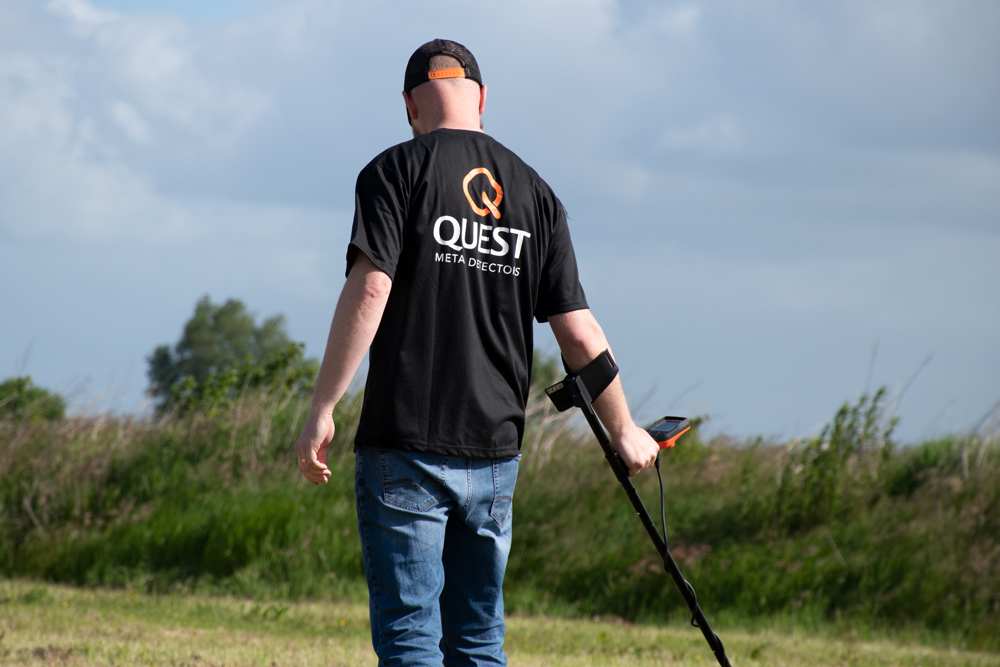 Quest T-Shirt S