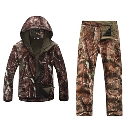 Winter Camouflage Kleidung dunkel bestehend aus Jacke & Hose mit Innenfutter